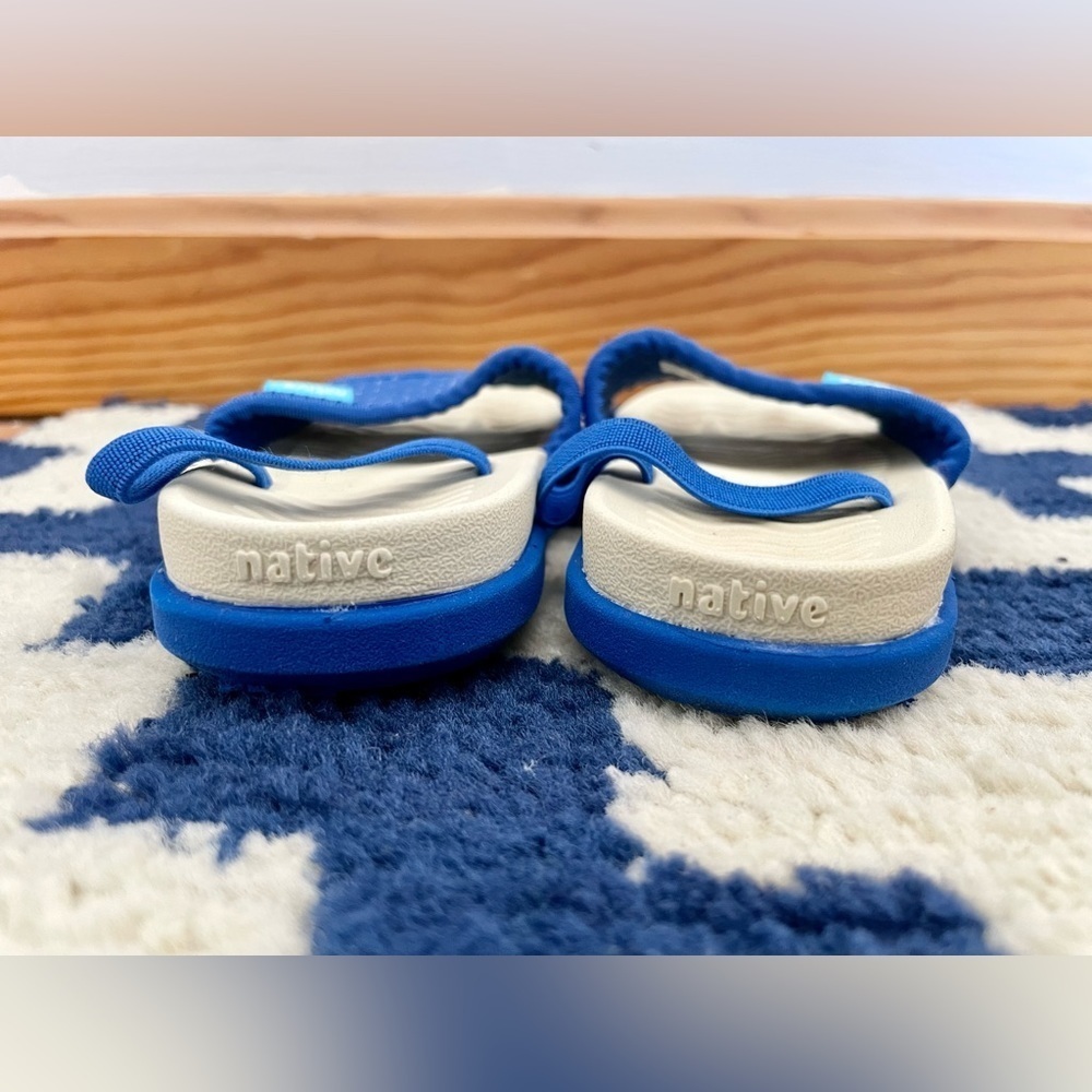 SOLD - Native Sandals | Size 8 - Picture 4 of 5